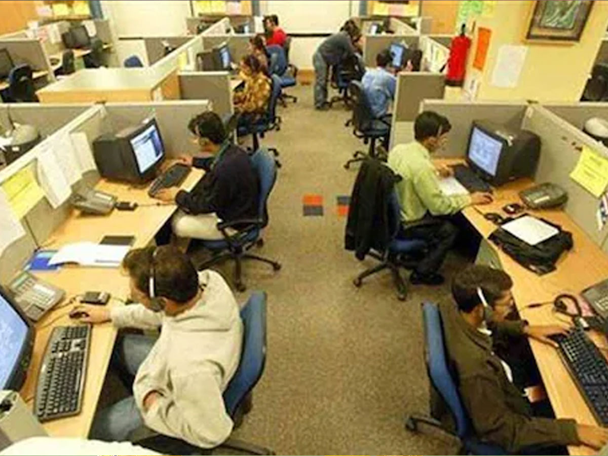 ఐటీ ఉద్యోగులకు షాక్‌ ఇచ్చిన కంపెనీలు !