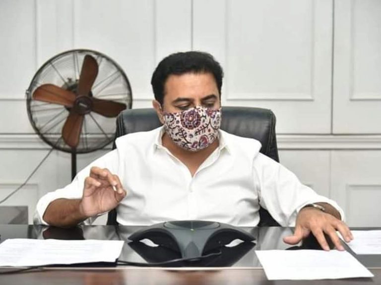 సిరిసిల్లలో భారీ వరదలు : కేటీఆర్ కీలక ఆదేశాలు