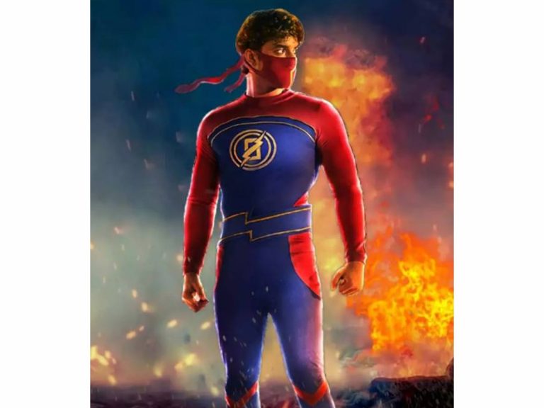 క్రిస్మస్ కానుకగా ‘మిన్నల్ మురళి’