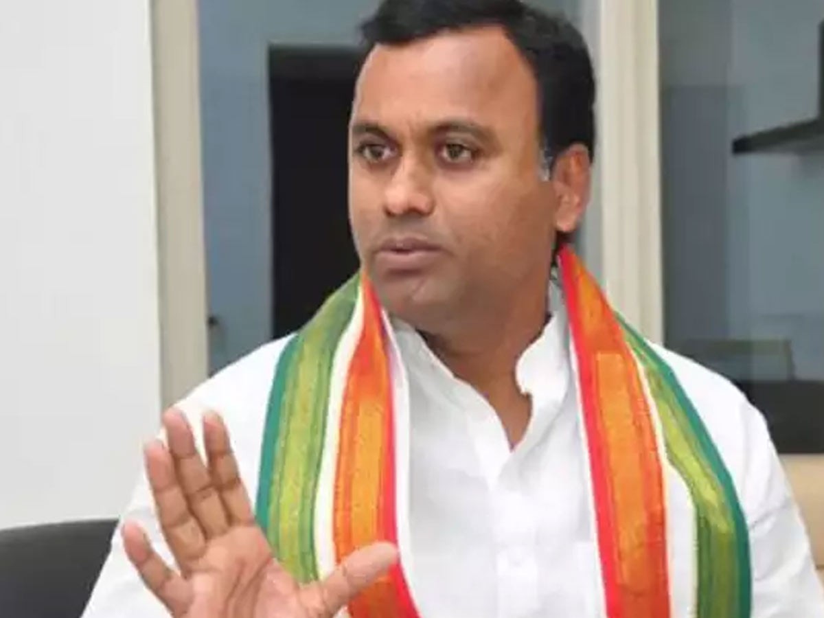 Komatireddy Raj Gopal Reddy : ఎవరి కిందపడితే వారికింద పనిచేయలేను..