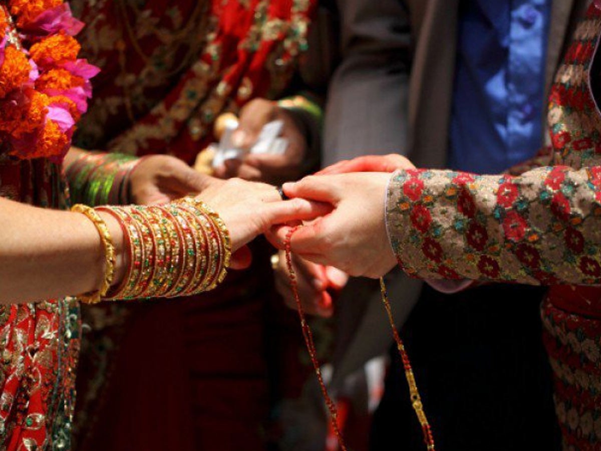 అమర ప్రేమికుడు..  భార్యకు గుడి కట్టిన సిద్దిపేట వాసి