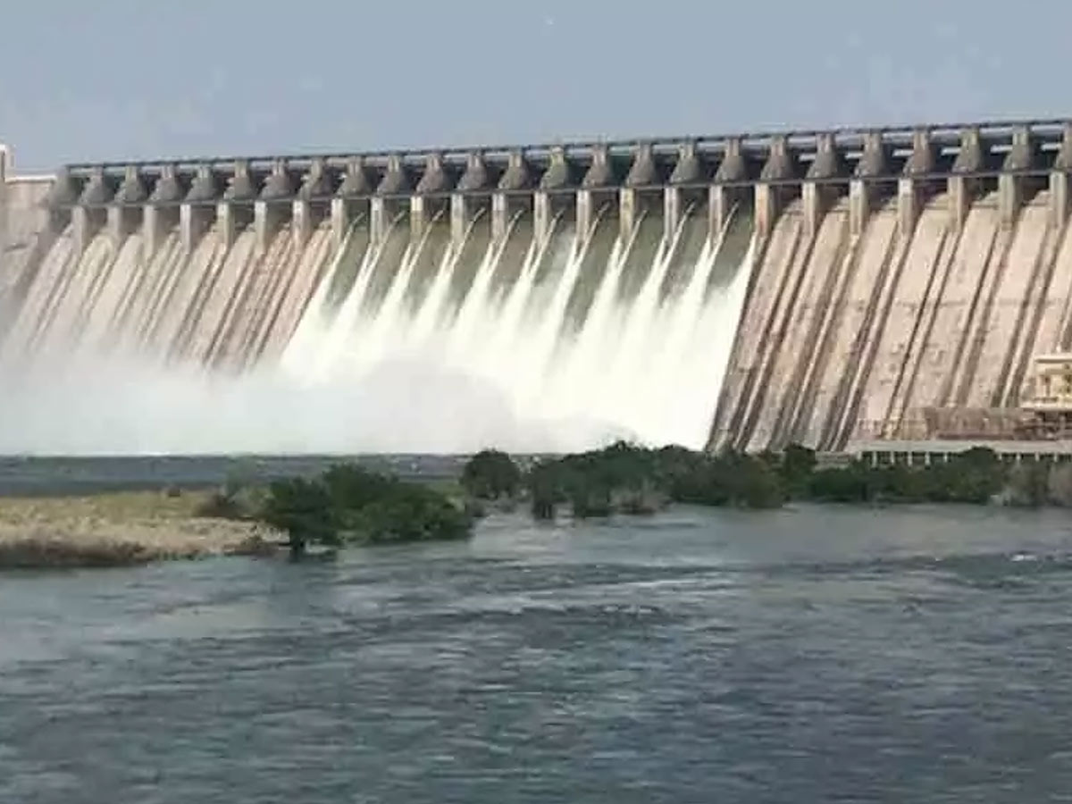 నాగార్జున సాగర్ 10 గేట్లు ఎత్తివేత…
