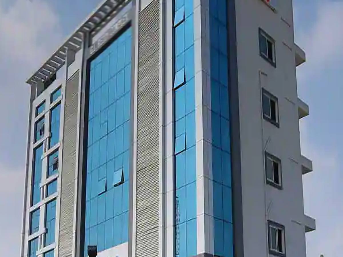 శంకర్ దాదా సినిమా చూపిస్తున్న నక్షత్ర ఆస్పత్రి