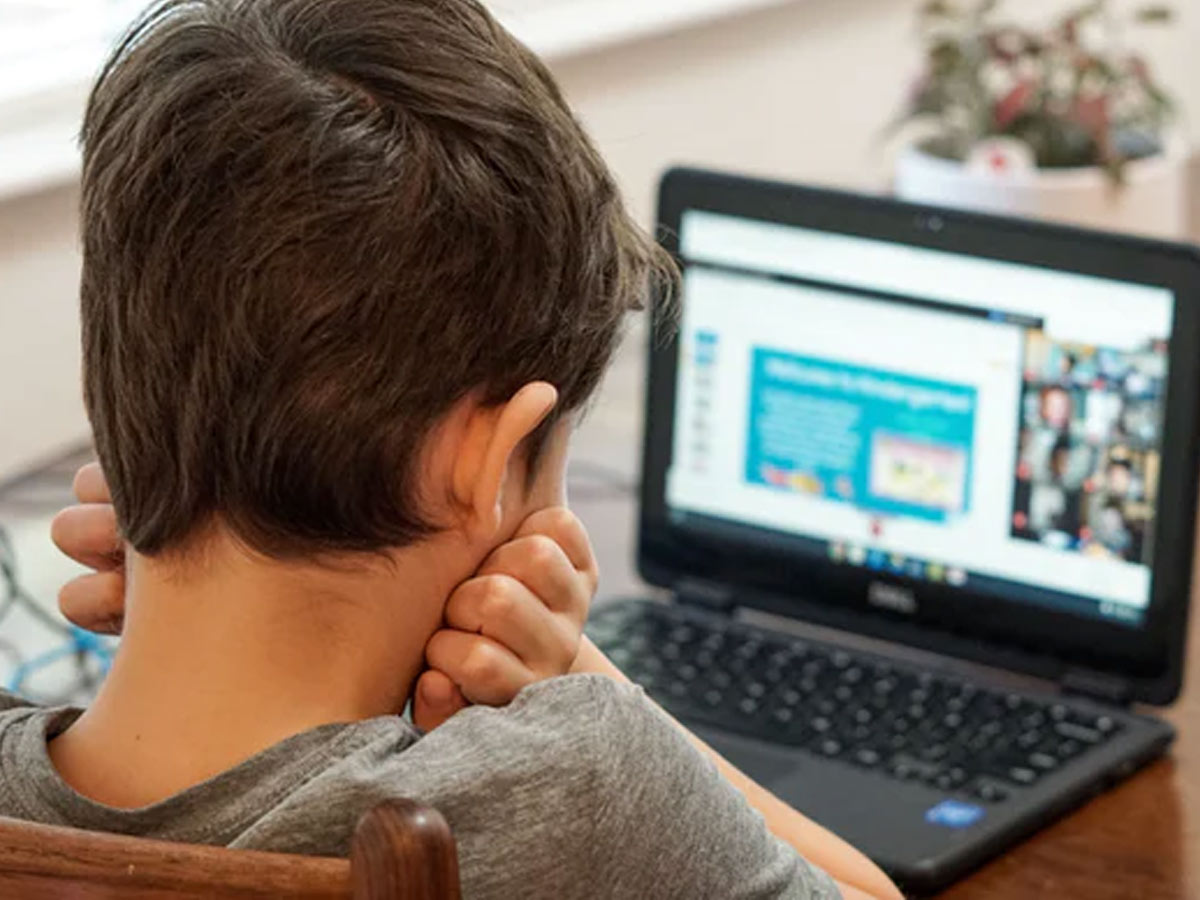 ఆన్ లైన్ క్లాసుల అనర్థం దారుణంగా ఉందే?