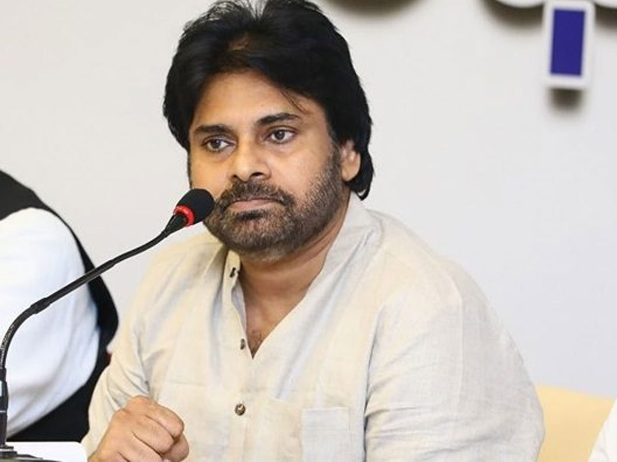 స్టాలిన్ పై పవన్‌ పొగడ్తల వర్షం