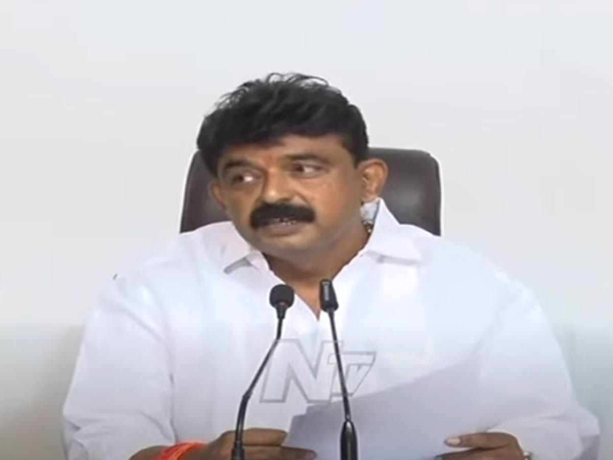 కోడికత్తి కేసు గూర్చి అమిత్ షాను నిలదీయండి: మంత్రి పేర్నినాని