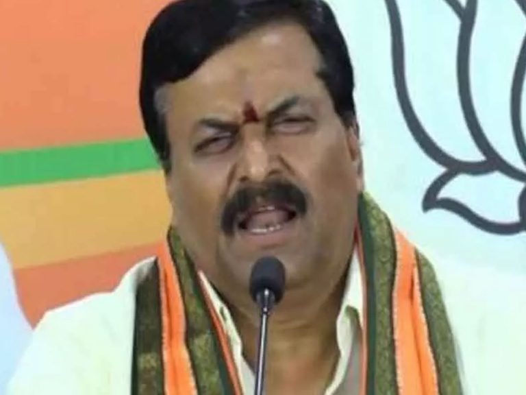 కాంగ్రెస్ మునిగిపోతున్న పడవ…