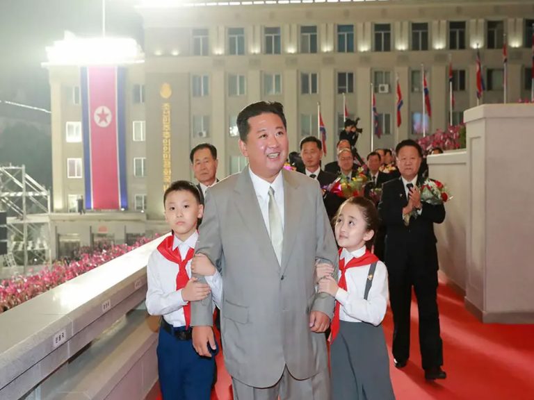 ఉత్తర కొరియా నియంత కొత్త లుక్‌..