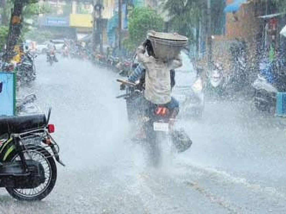 అల్పపీడనం ఎఫెక్ట్‌ :  మూడు రోజుల భారీ వర్షాలు