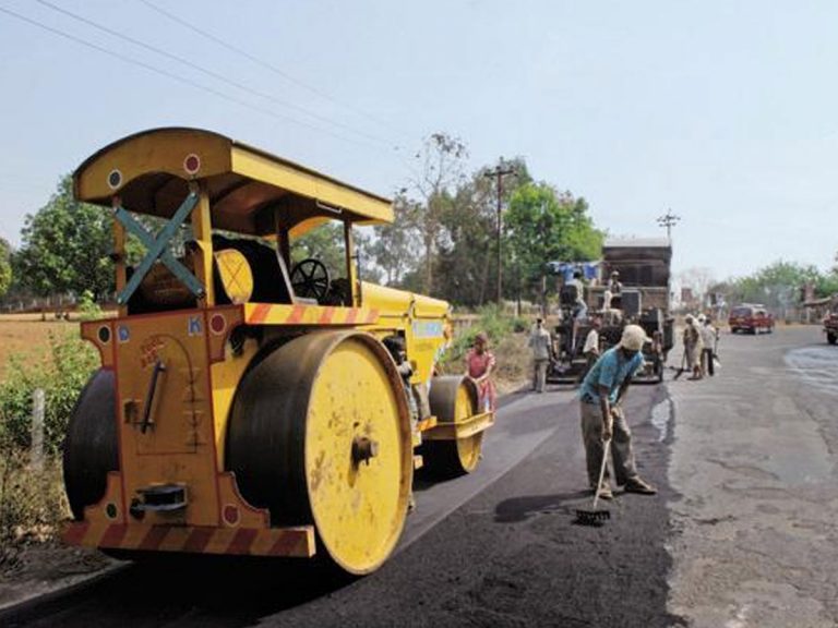 రహదారుల చుట్టూ రాజకీయం..!