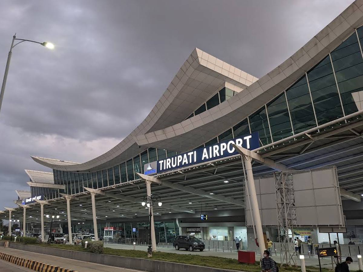 తిరుపతి ఎయిర్ పోర్టు ప్రైవేటీకరణకు కేంద్రం గ్రీన్ సిగ్నల్