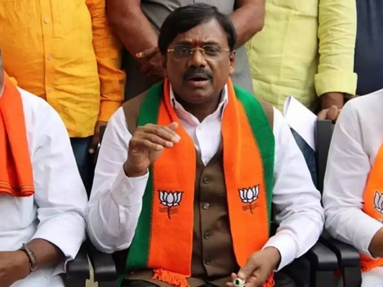 బాల్క సుమన్ చెన్నూరును వదిలి.. హుజురాబాద్ లో ప్రచారం చేస్తున్నారు