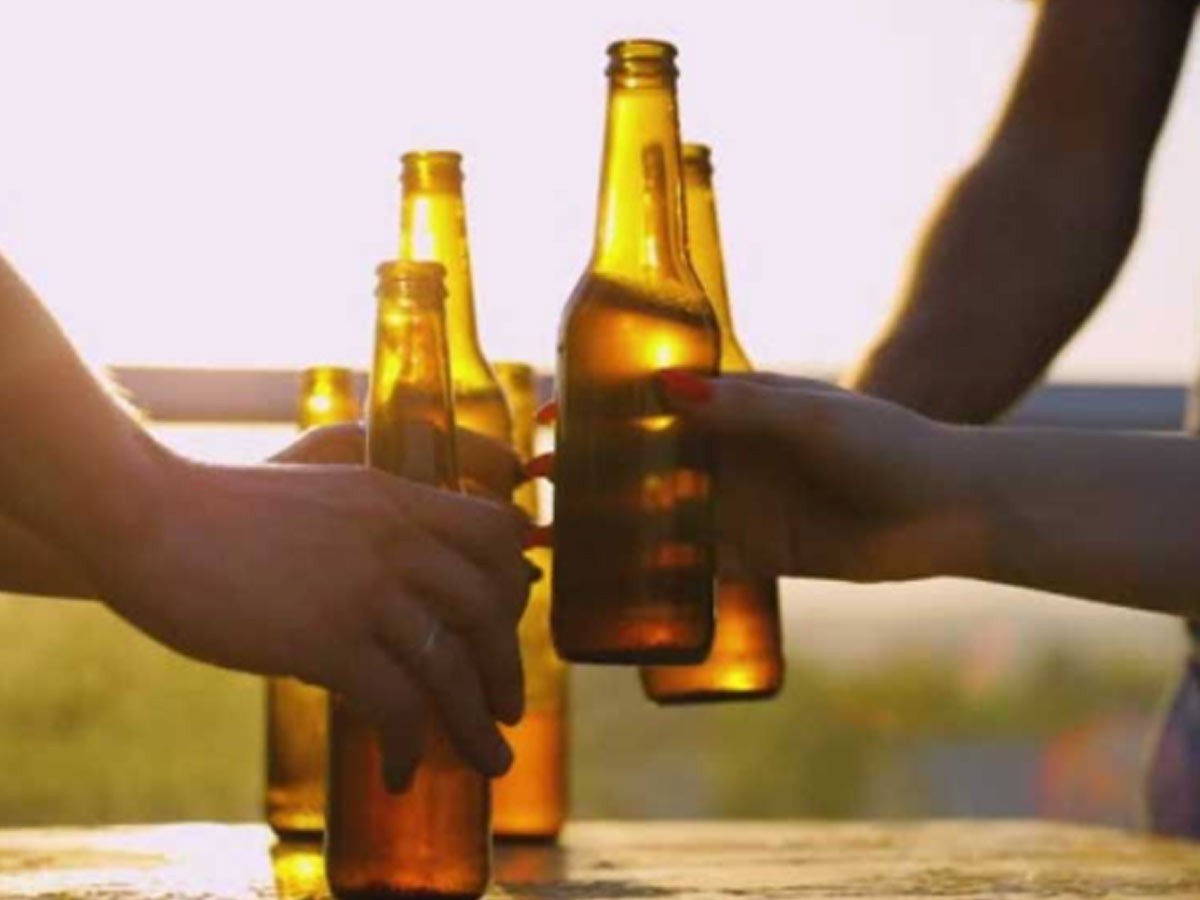 మద్యం తాగినందుకు ఉద్యోగం ఊస్ట్.. చివరికీ ఏమైంది?