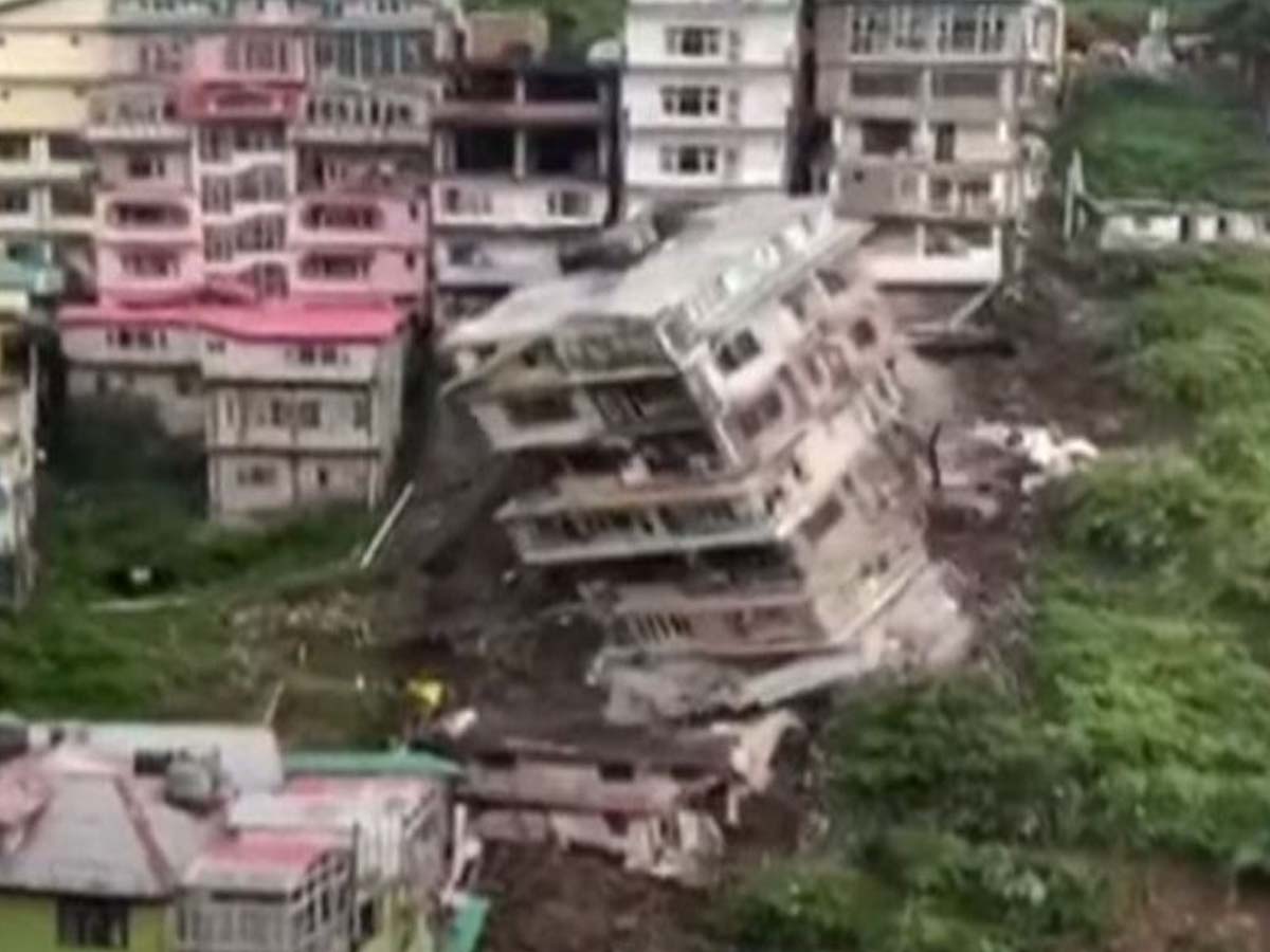 సిమ్లాలో కుప్ప‌కూలిన భ‌వ‌నం… అప్ర‌మ‌త్త‌మైన అధికారులు…