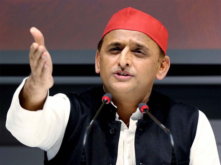 జిన్నాను గాంధీ,సర్దార్‌పటేల్‌తో పోల్చిన అఖిలేష్