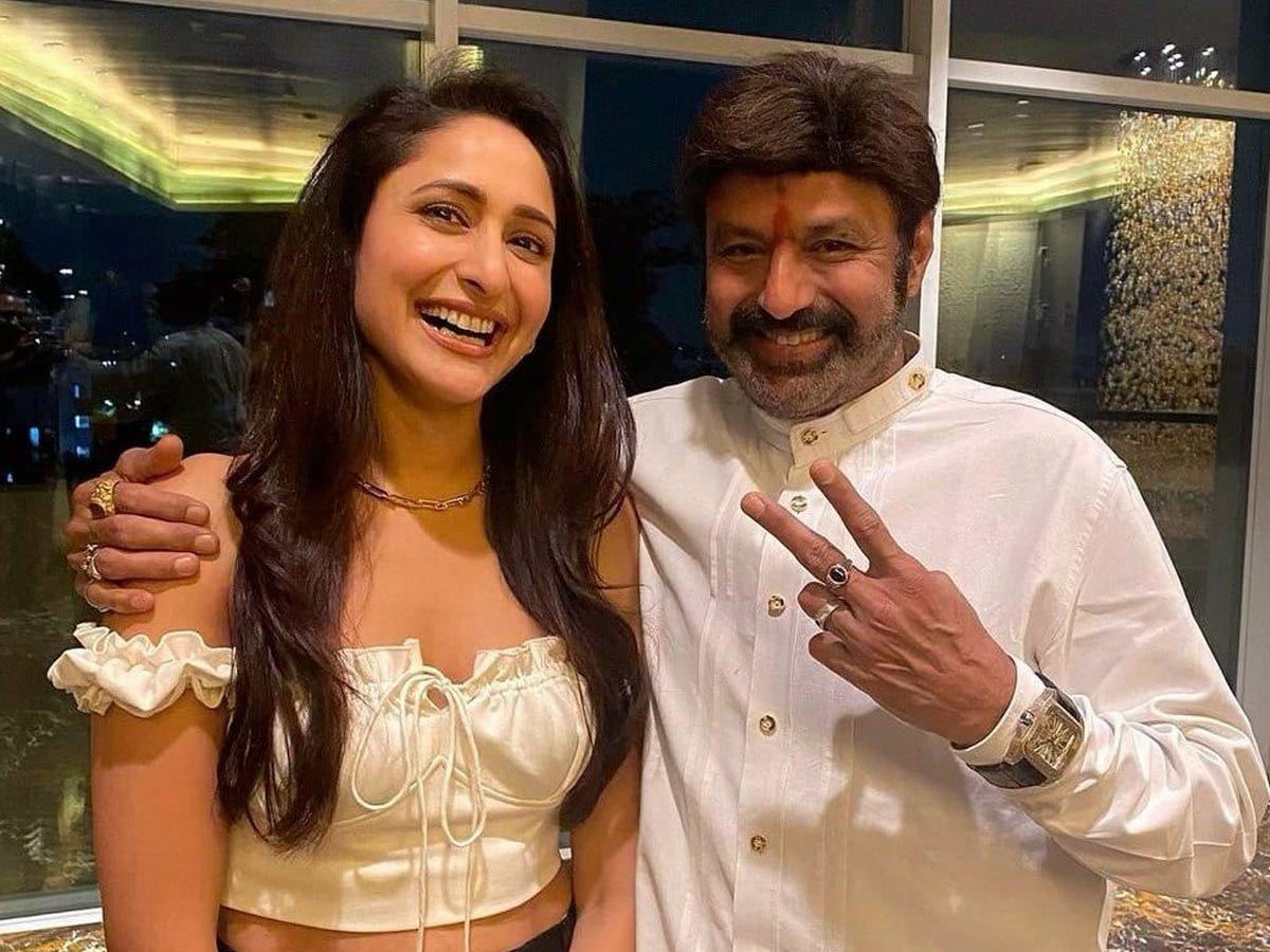‘అఖండ’ పార్టీ: షూటింగ్ ముగిసిన వేళ.. విరిసిన చిరునవ్వులు