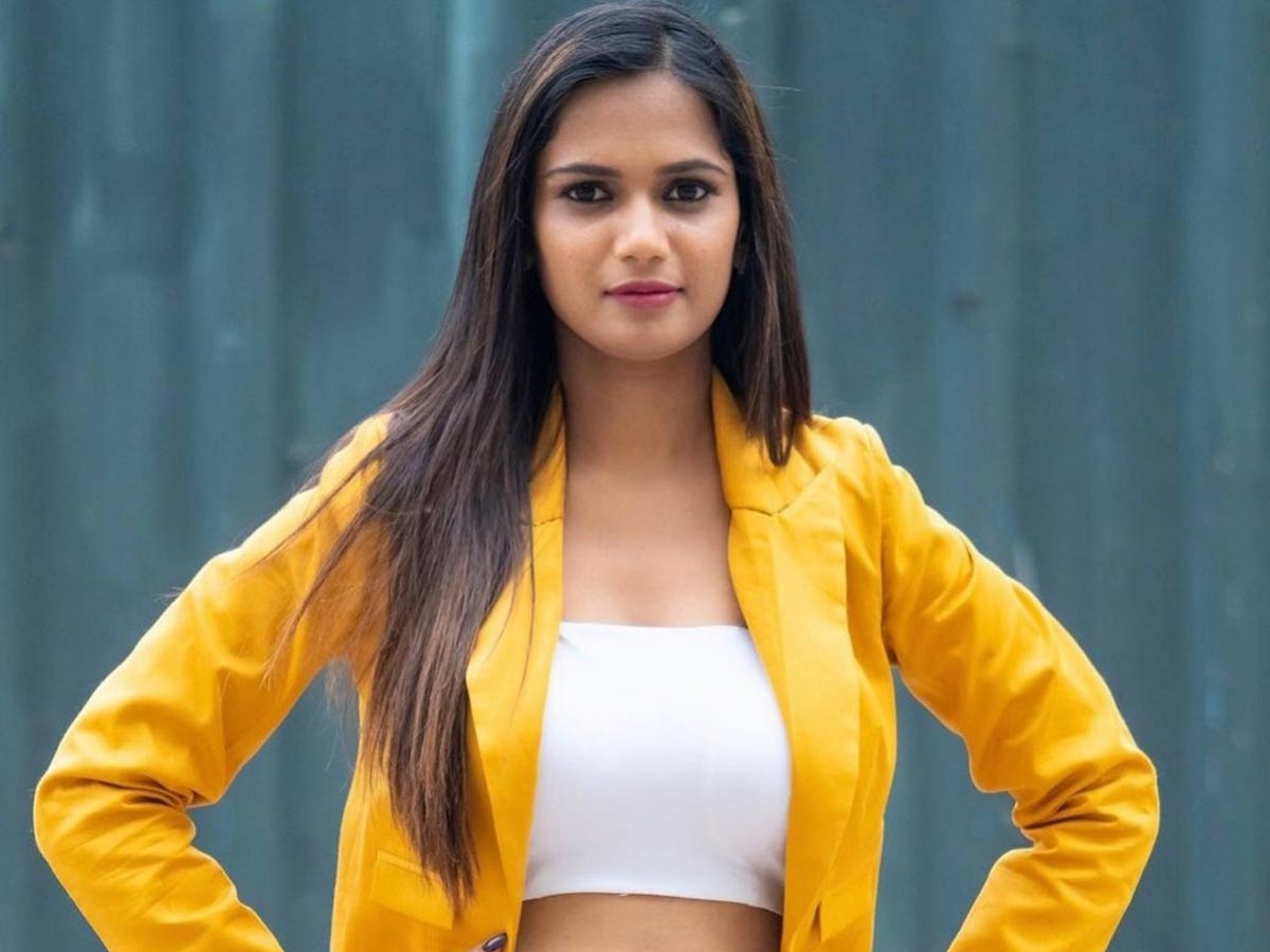 నీకేంట్రా నొప్పి… బిగ్ బాస్ బ్యూటీ వార్నింగ్