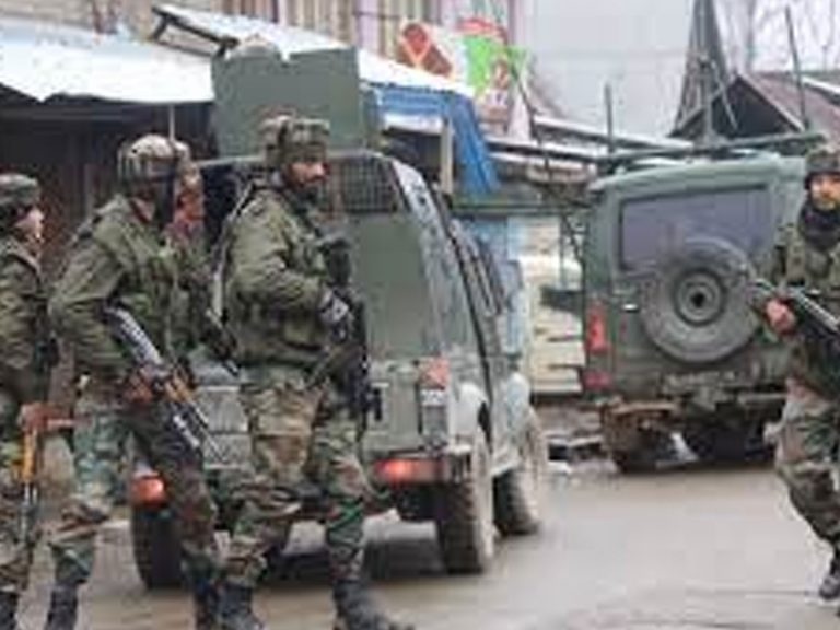 రెచ్చిపోయిన ఉగ్రవాదులు.. ఐదుగురు జవాళ్ల వీర మరణం