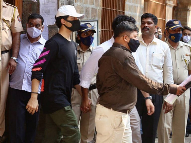 ముంబై కోర్టులో ఆర్యన్‌ ఖాన్‌కు ఎదురుదెబ్బ