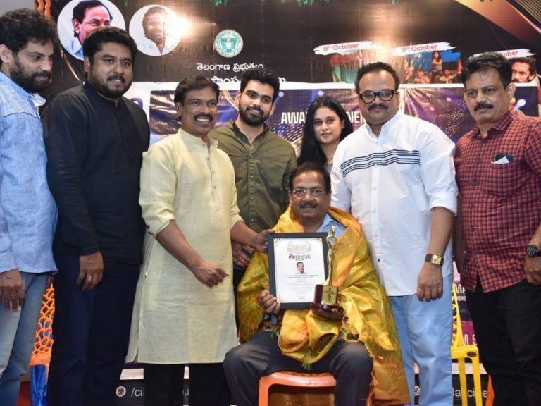 సత్యజిత్ రే స్మారక పురస్కారం పొందిన బి. గోపాల్