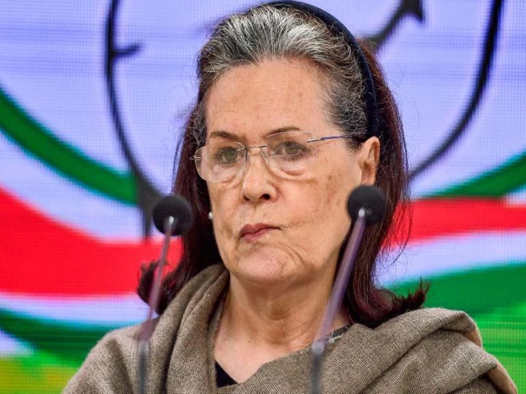 కాంగ్రెస్ పార్టీ నేతలకు సోనియా వార్నింగ్