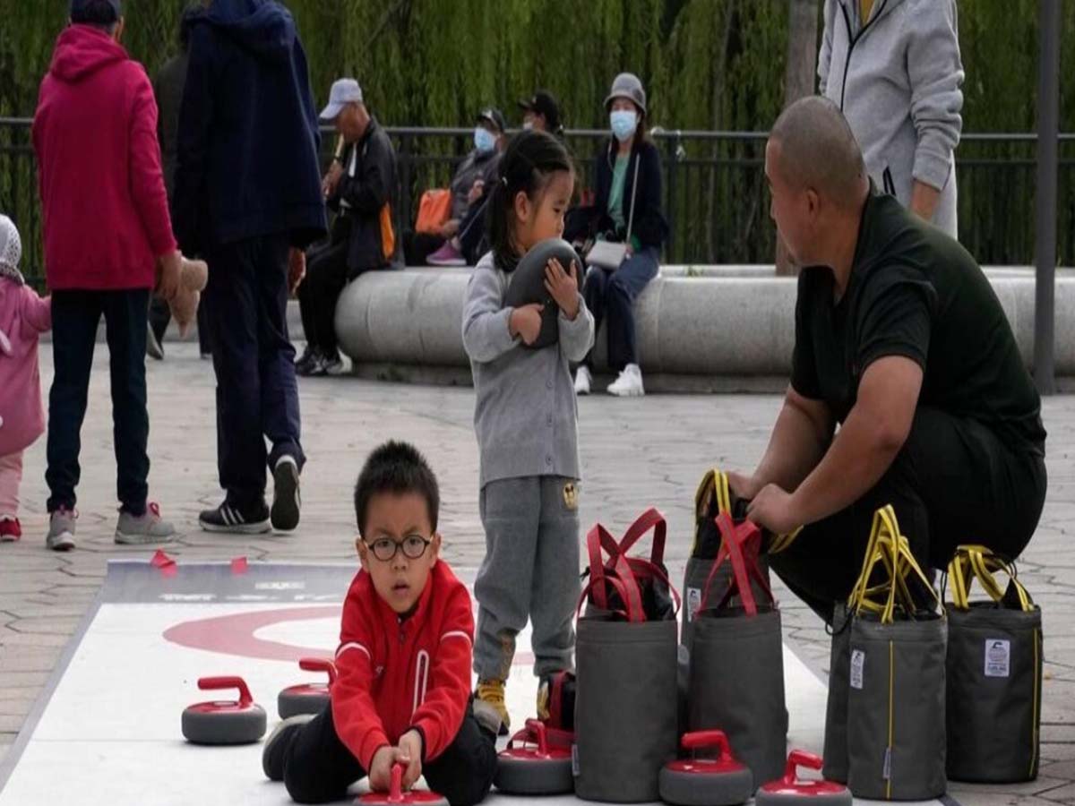 చైనాలో కొత్త చ‌ట్టం:  పిల్ల‌లు త‌ప్పుచేస్తే… త‌ల్లిదండ్రుల‌కు శిక్ష‌…