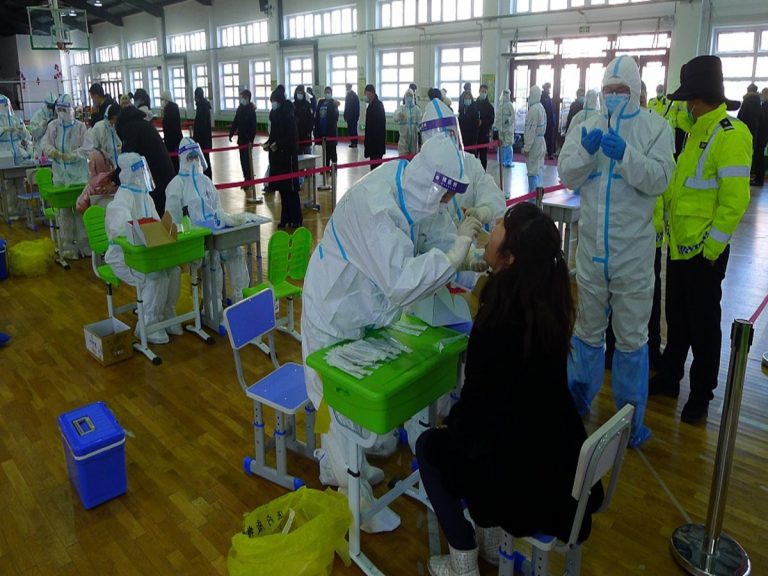 Corona Deaths: చైనాలో చిన్నారుల ప్రాణాలు తీస్తున్న లాక్ డౌన్