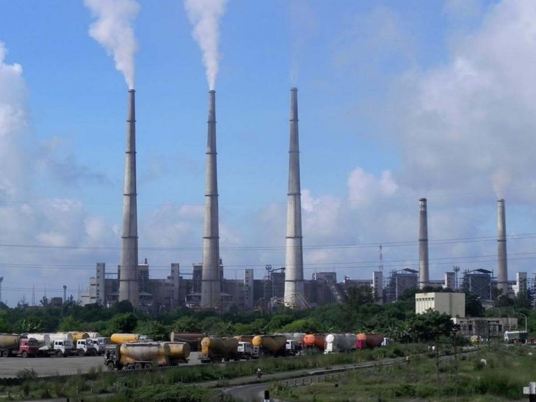 బొగ్గు కొర‌త ప్ర‌భావం:  13 విద్యుత్ ప్లాంట్లు మూసివేత‌…