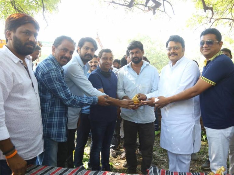 హీరో పుట్టిన రోజు సందర్భంగా ఫైటర్స్ కు వెండి నాణాలు!