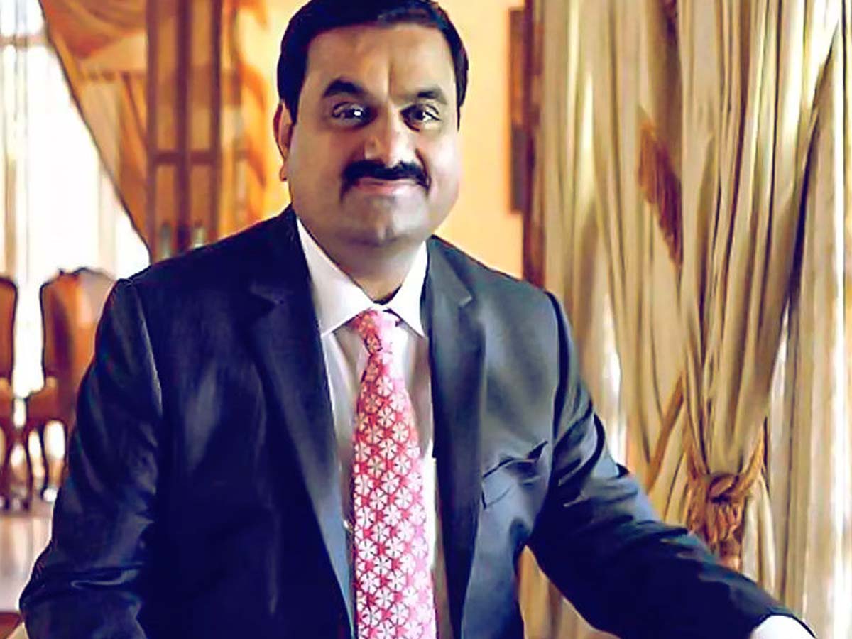 ఆయ‌న కుటుంబం సంపాద‌న రోజుకు వెయ్యికోట్ల‌పైనే…