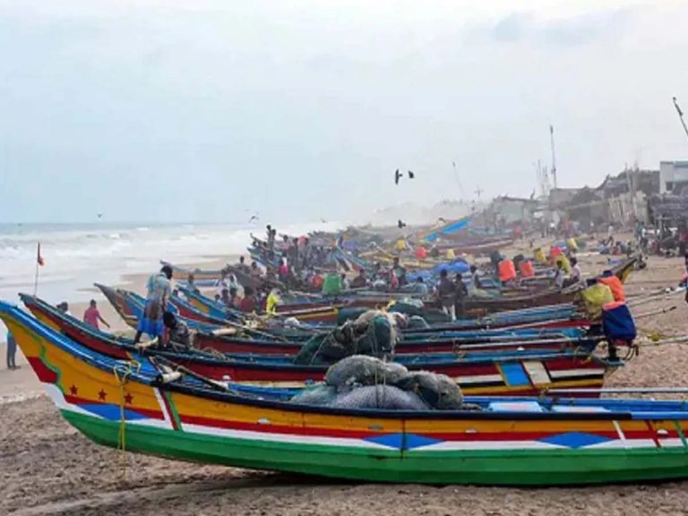 వాతావ‌ర‌ణ శాఖ హెచ్చ‌రిక‌:  త్వ‌ర‌లో మ‌రో రెండు తుఫాన్లు…