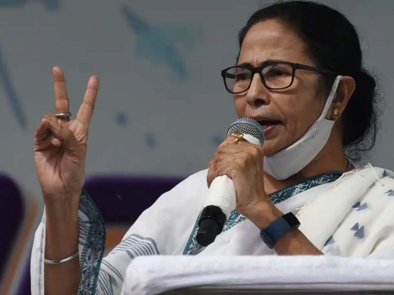 భ‌వానీపూర్‌లో దూసుకుపోతున్న దీదీ…