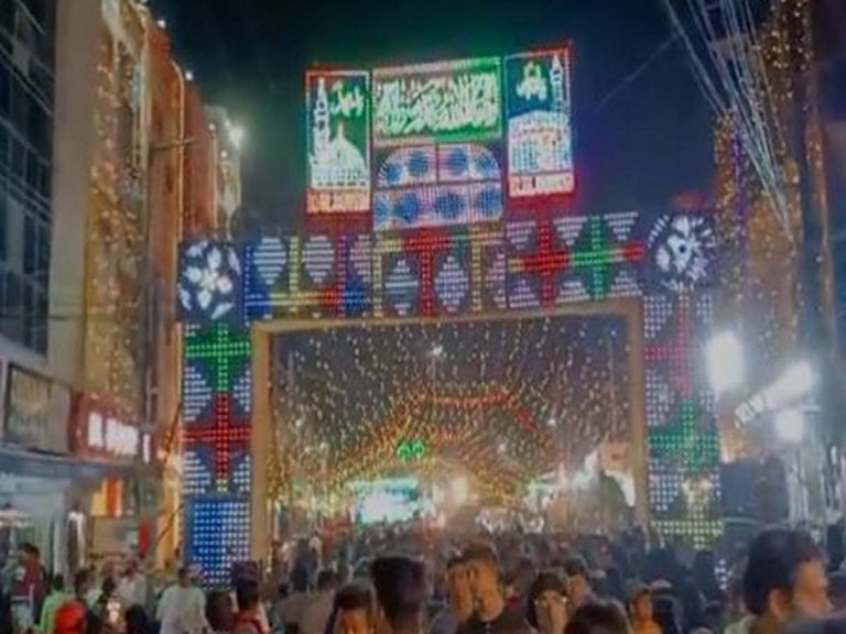 పాత‌బ‌స్తీలో మిలాద్ ఉన్ న‌బీ పండుగ శోభ‌…