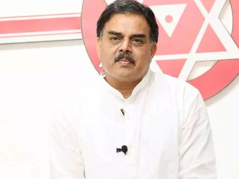 స్టీల్ ప్లాంట్ కు వ్య‌తిరేకంగా వైసీపీ ఎంపీలు మాట్లాడారా..? : నాదెండ్ల మనోహర్