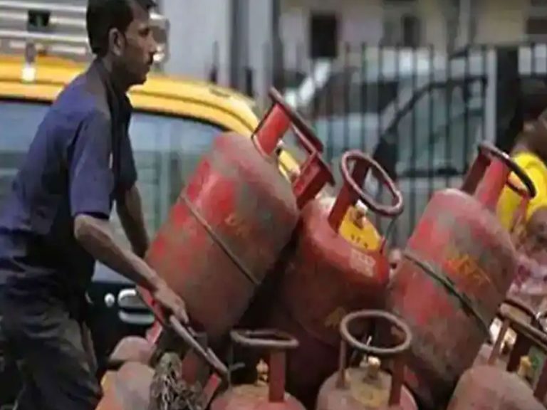 పండుగపూట గ్యాస్‌పై బంపరాఫర్‌.. వారికి మాత్రమే