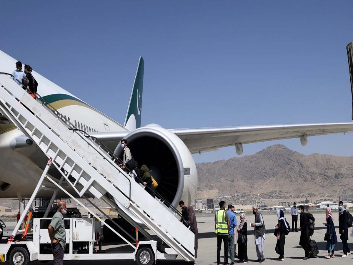 తాలిబన్ల దెబ్బ… పాక్ విమానాలు నిలిపివేత…