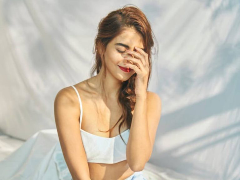 క్యూట్ లుక్ లో బుట్టబొమ్మ… పిక్స్ వైరల్