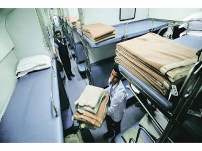 రైల్వే ప్రయాణికుల జేబులకు చిల్లు