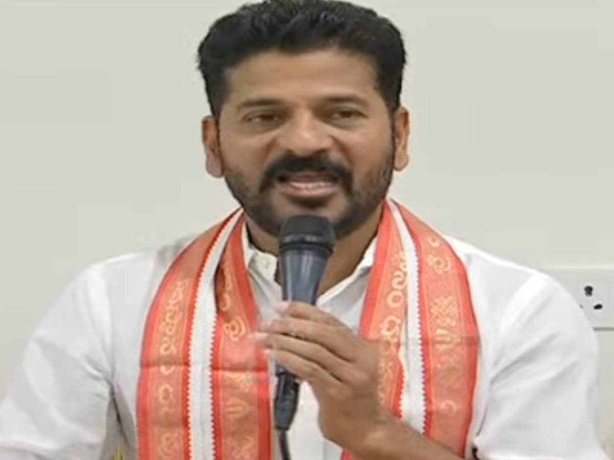 రేవంత్‌ ఫైర్‌.. కోవిడ్‌ టైంలో రాత్రి ఒంటి గంట వరకు బార్లకు అనుమతా..?