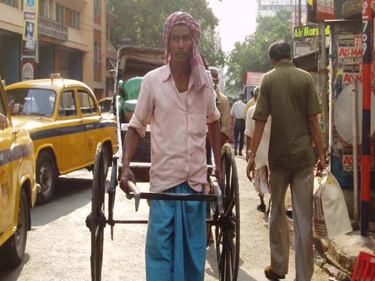 రిక్షావాలాకు ఆదాయ‌ప‌న్నుశాఖ షాక్‌:  రూ.3 కోట్లు ప‌న్ను చెల్లించాల‌ని నోటీసులు…