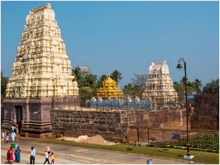 శ్రీశైలం వెళ్లే భక్తులకు ముఖ్య గమనిక