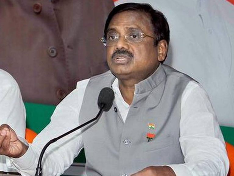 పోలీసులు వన్ సైడ్ చేస్తున్నారు.. ఇది సరైంది కాదు..!