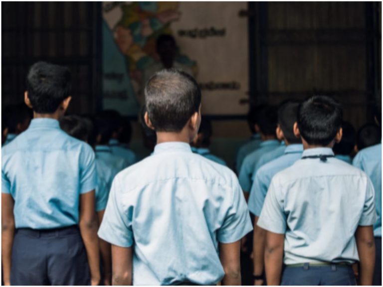 గిల్దాఫ్ ఎయిడెడ్ స్కూల్‌ విద్యార్ధుల ఆందోళన