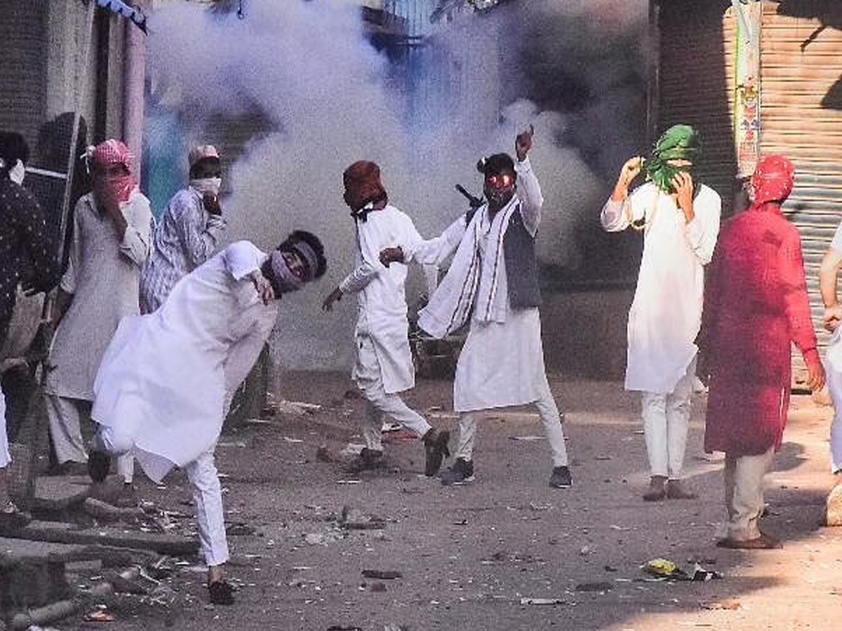 మధ్యప్రదేశ్‌లో చెలరేగిన అల్లర్లు