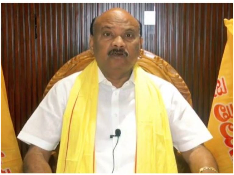 ఉపాధి హామీ నిధులు పక్కదారి.. అయ్యన్న ఆగ్రహం