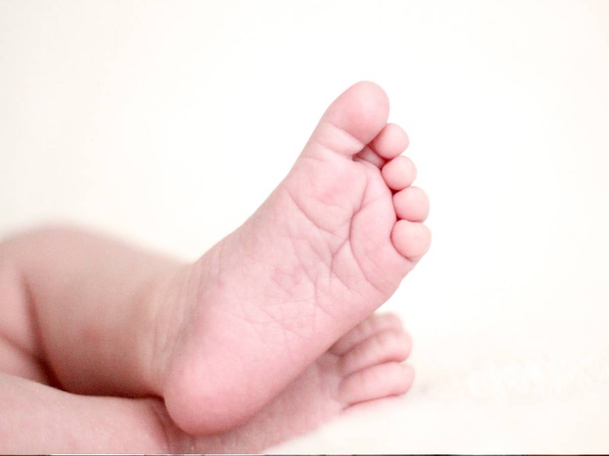 దారుణంః 2 నెలల పసికందు ప్రాణాలు తీసిన తండ్రి..