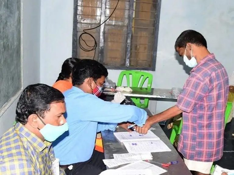 బద్వేల్ ఉపఎన్నిక.. అట్లూరులో దొంగఓట్ల కలకలం