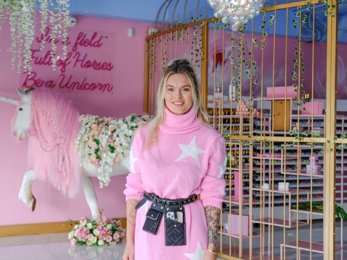 వంట‌గ‌ది నుంచి బిలియ‌న్ డాల‌ర్ల‌వైపు…