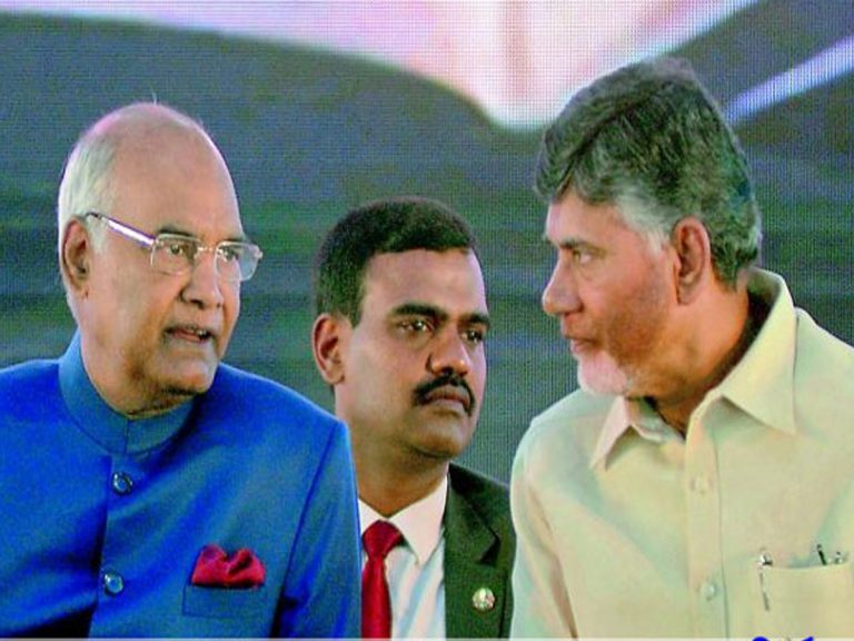 రాష్ట్రపతిని కలిసిన చంద్రబాబు.. వీటిపైనే ఫిర్యాదు !