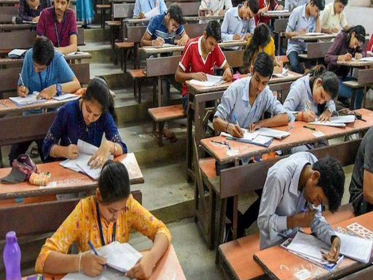 ప్రైవేట్ యూనివర్సిటీల్లో కోర్సుల ఫీజలు ఖరారు